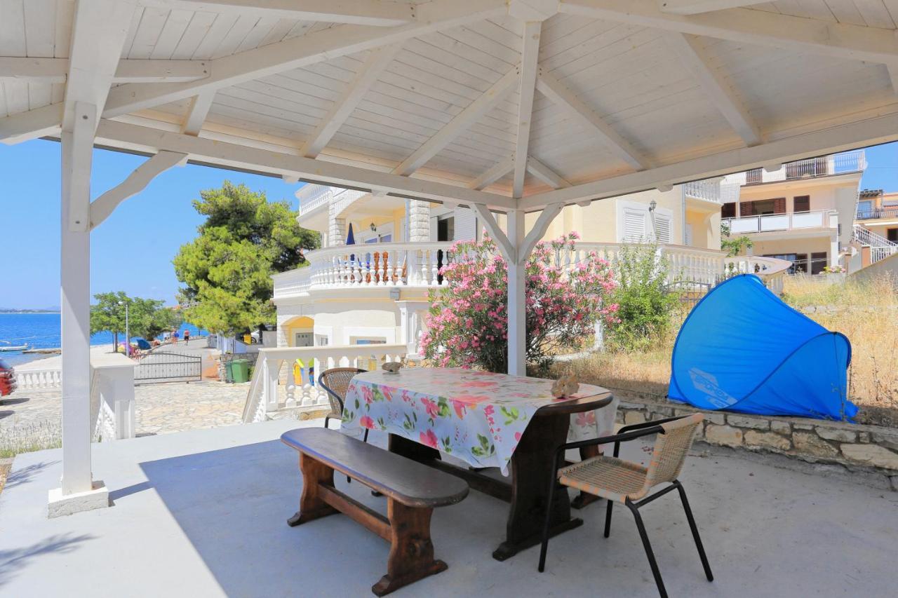 Family Friendly Seaside Apartments Brodarica, Sibenik - 15270 المظهر الخارجي الصورة