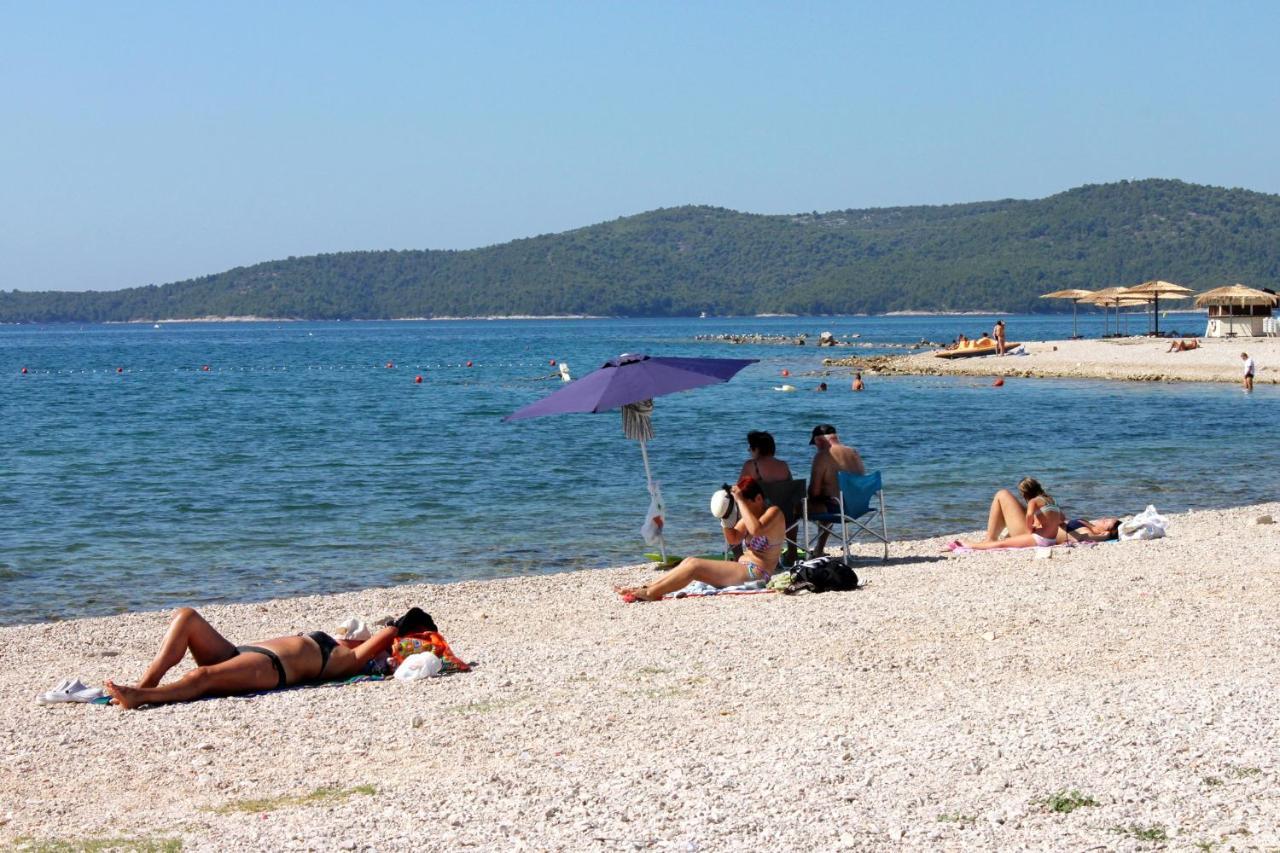 Family Friendly Seaside Apartments Brodarica, Sibenik - 15270 المظهر الخارجي الصورة