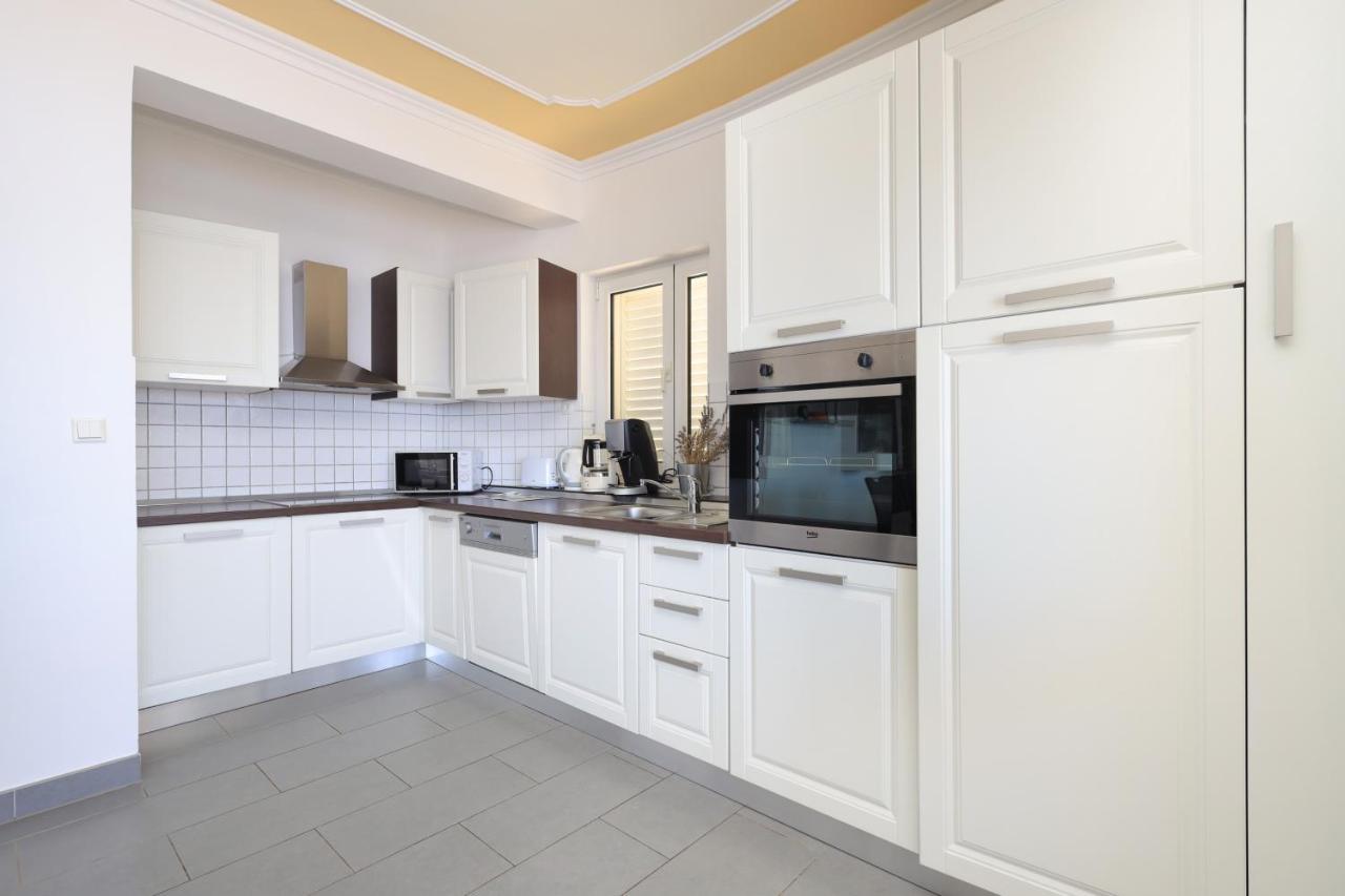 Family Friendly Seaside Apartments Brodarica, Sibenik - 15270 المظهر الخارجي الصورة