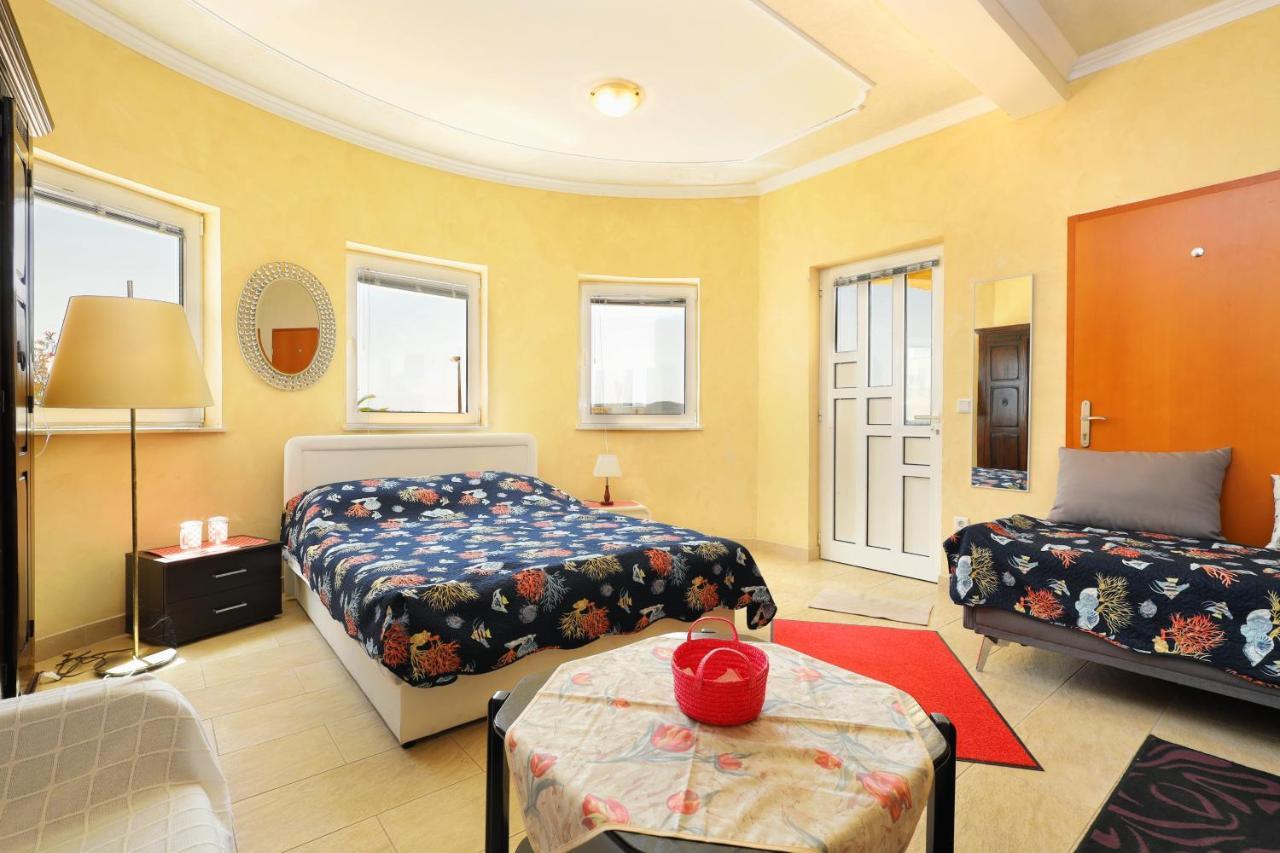 Family Friendly Seaside Apartments Brodarica, Sibenik - 15270 المظهر الخارجي الصورة
