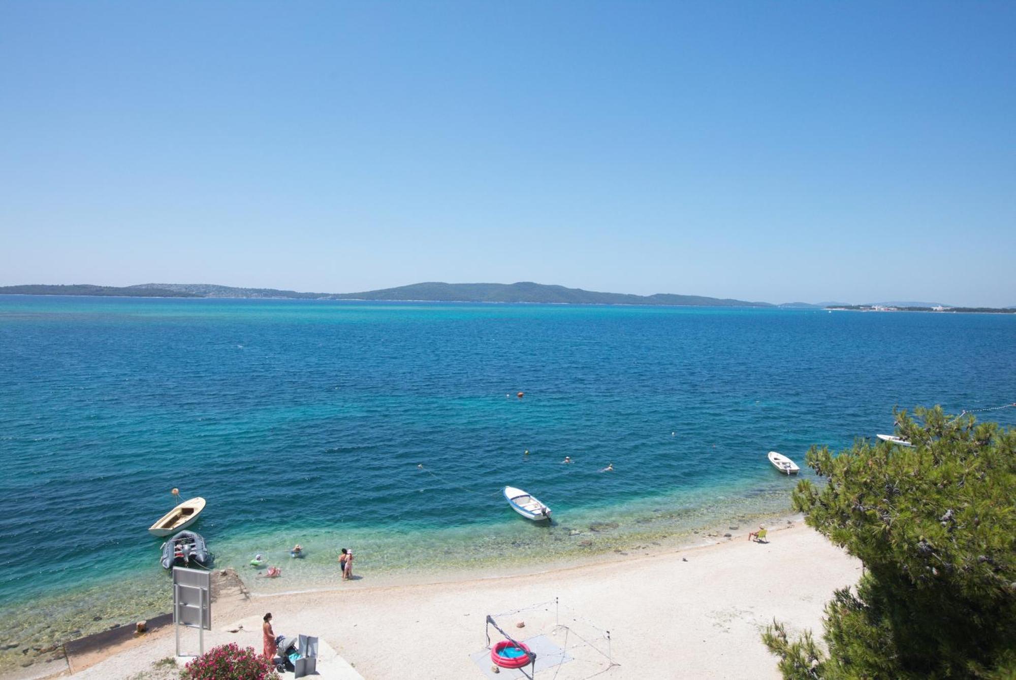 Family Friendly Seaside Apartments Brodarica, Sibenik - 15270 المظهر الخارجي الصورة