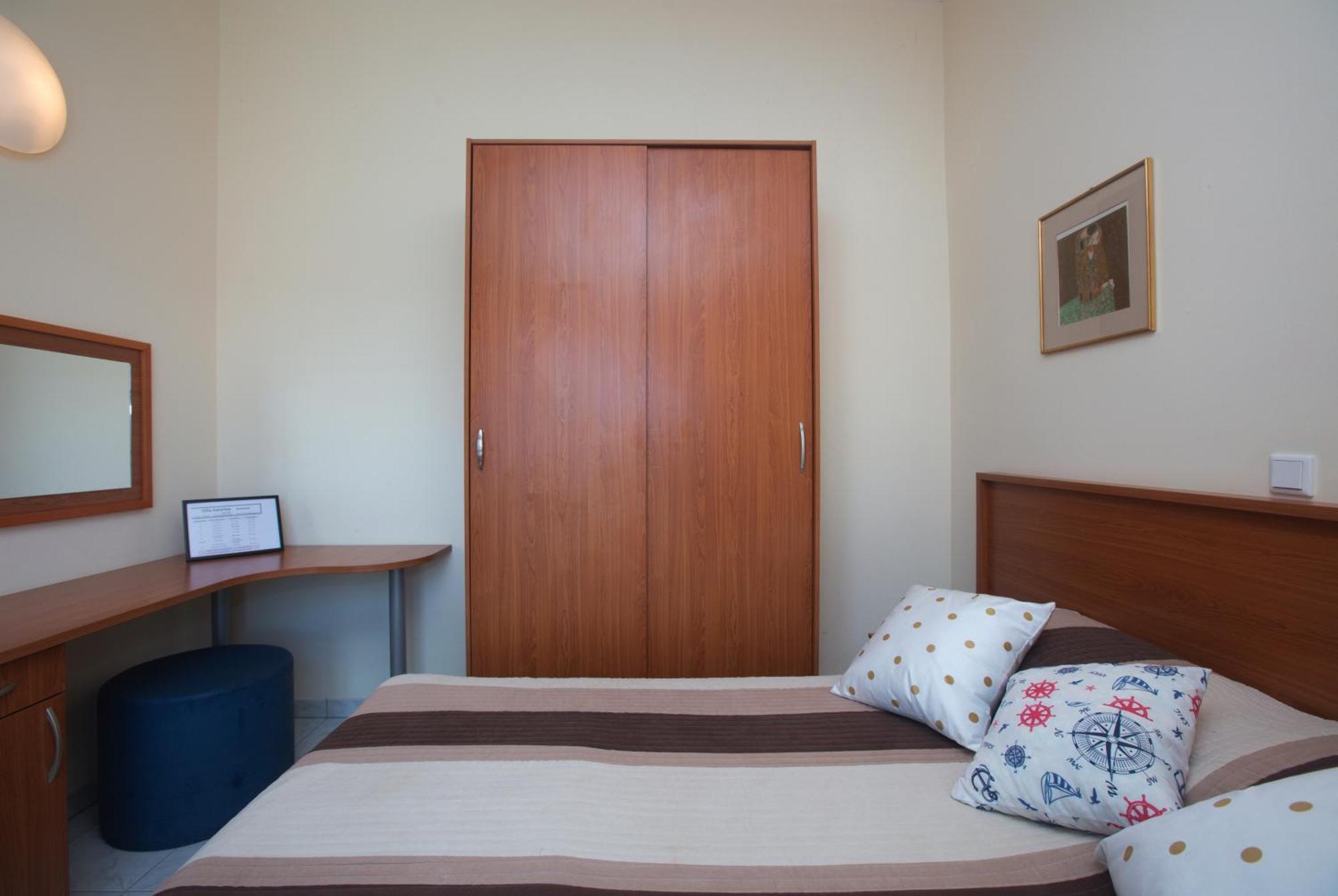 Family Friendly Seaside Apartments Brodarica, Sibenik - 15270 الغرفة الصورة